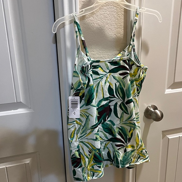Torrid Green and Yellow Leaf Print Camisole - Picture 4 of 4